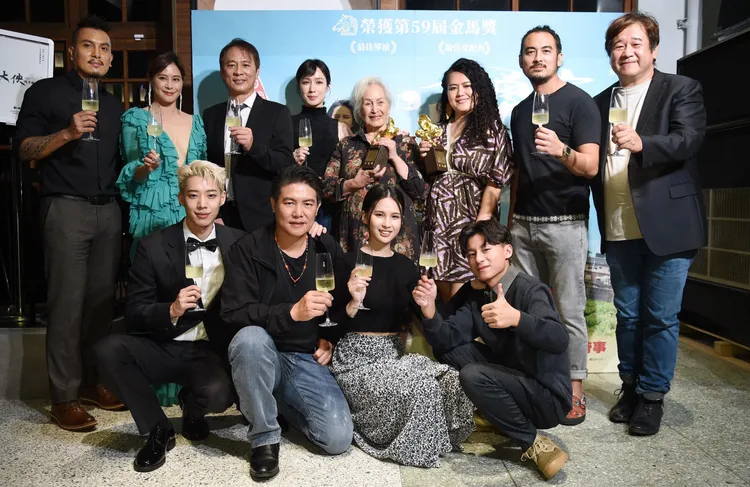 《哈勇家》開心慶功。華映娛樂提供