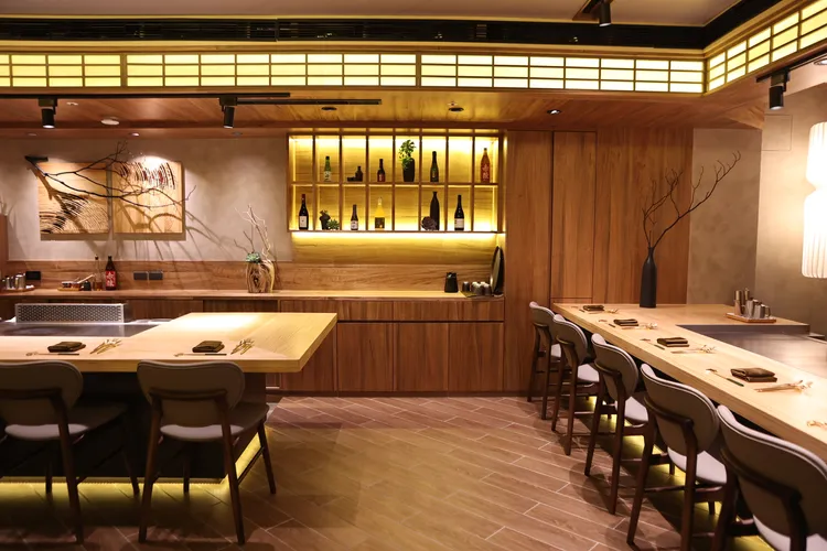 店面以大量木質裝潢營造日式靜謐雅致氛圍。翁玉信攝