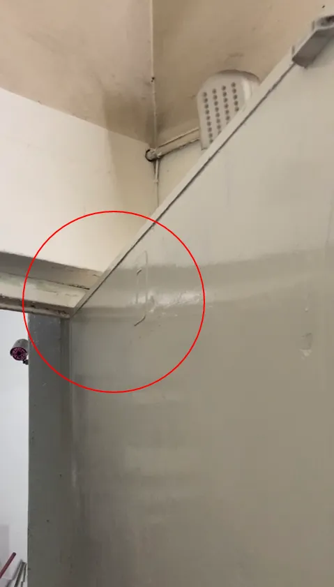 「欣欣大眾百貨」常閉式防火門門弓器拆除。建管處