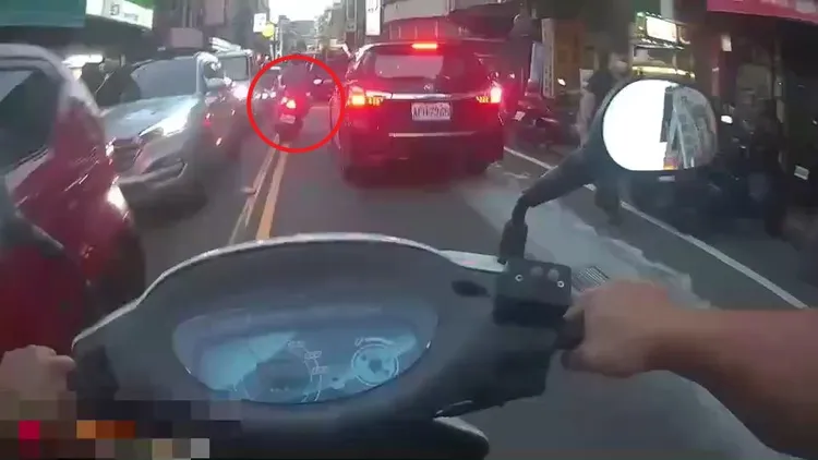 警方在後追捕廖男(紅圈處)。蘆洲警分局提供