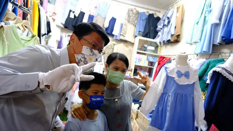 謝龍介主張0到3歲的尿布都由市府向廠商採購。謝龍介提供