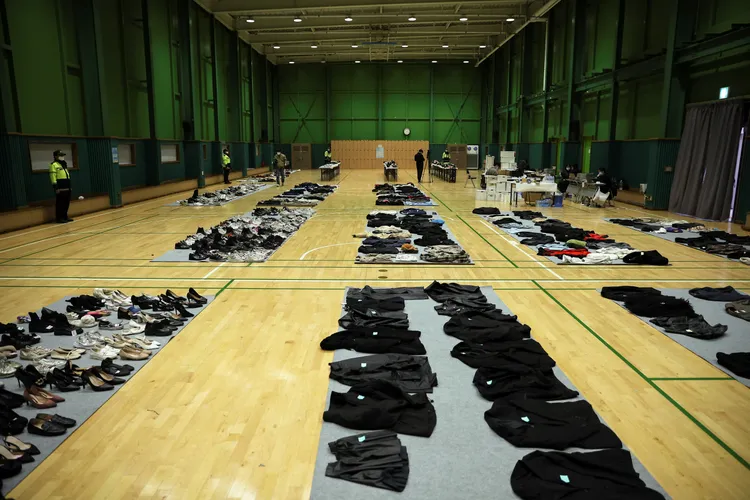 元曉路運動中心之前作為臨時停屍間，現為失物招領處。路透社