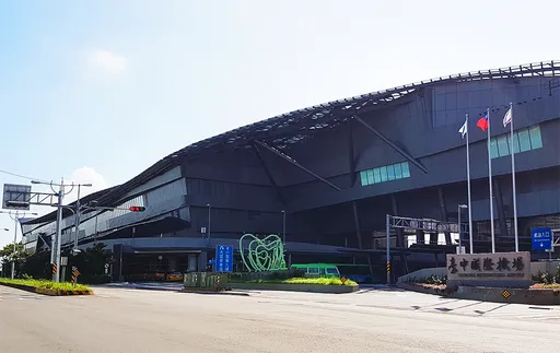 IDF戰機起落架失常安降清泉崗 立榮、華信兩班機延誤影響88旅客