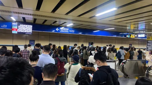 北捷系統異常 板南線列車延誤!上班時間人潮塞爆