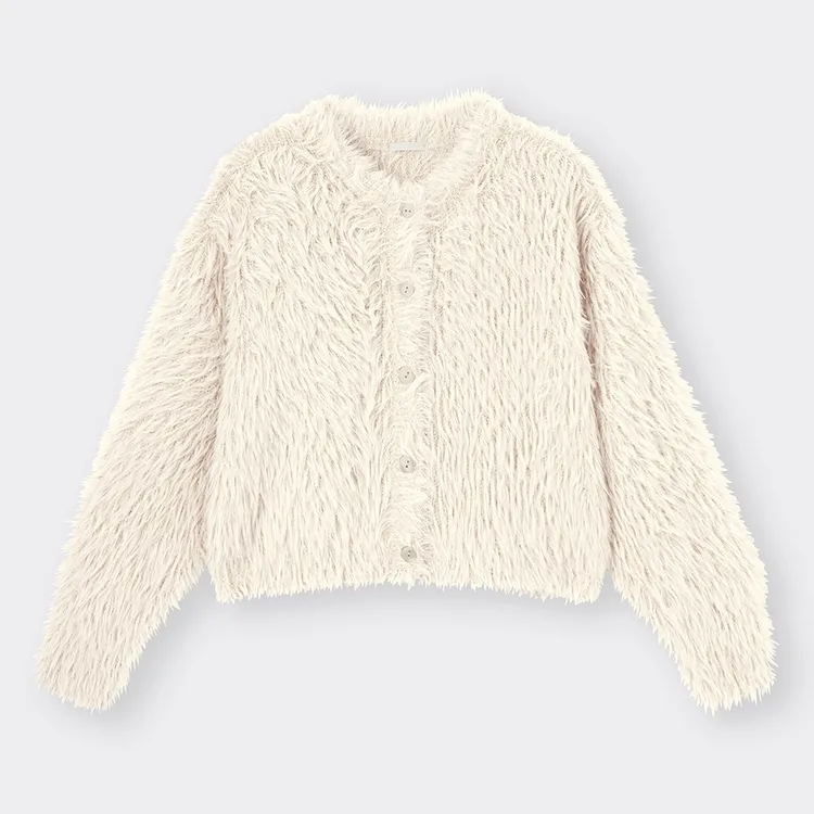 女裝羽毛紗短版開襟外套，原價790元，特價590元，11/11-11/13。業者提供