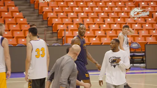 霍華德準備好了!適應場地爆扣籃框 等不及主場開打