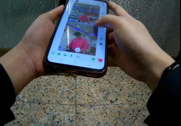 陳女出示「Aaron Pule」的照片。讀者提供