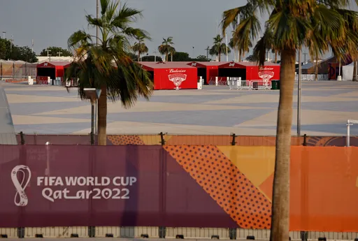 世界盃球迷住帳篷貨櫃屋 每晚要價近7000元引抱怨