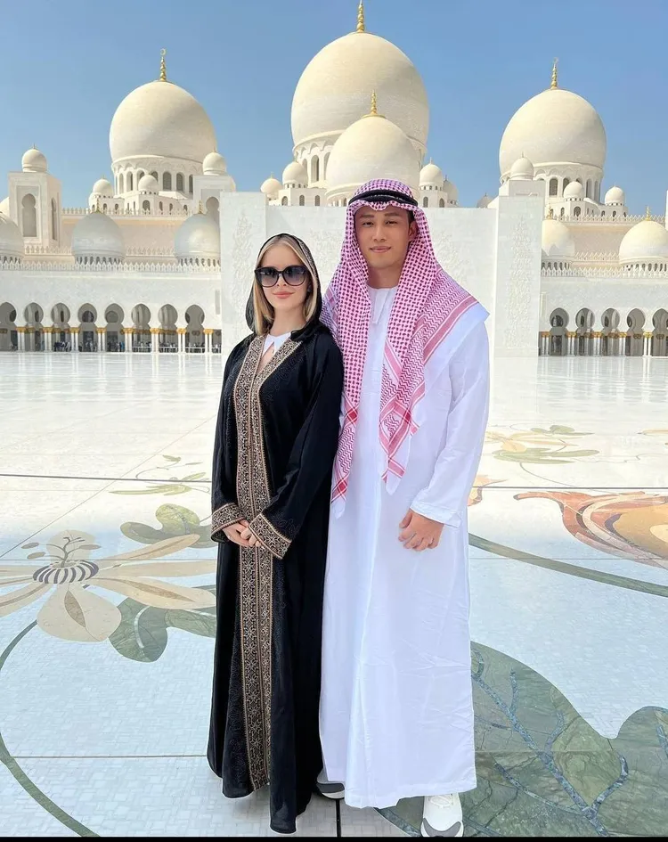 徐新洋(右)跟Soa目前在杜拜遊玩。翻攝徐新洋IG