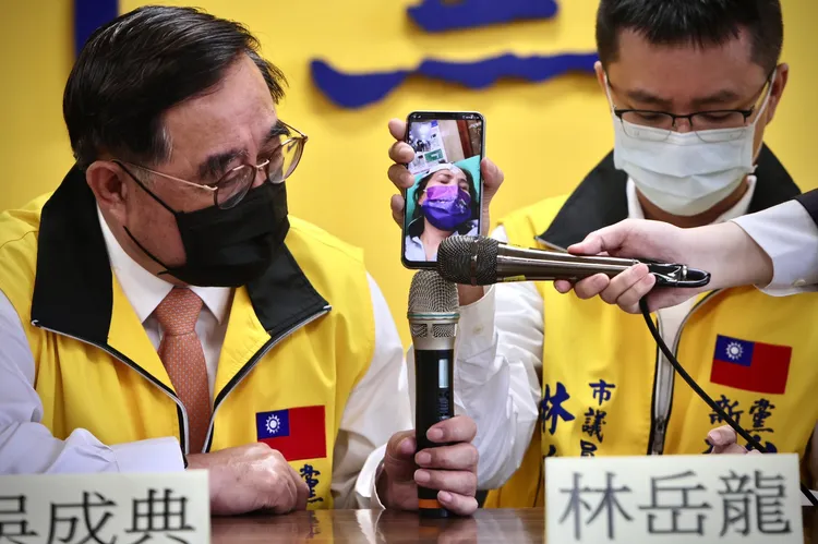 新黨現場也連線林婕麗，她本人仍在昏迷當中。林林攝