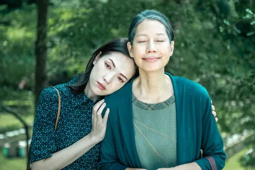 許瑋甯《她和她的她》逼哭觀眾衝Netflix冠軍 陳以文狼師被讚「不愧是影帝」