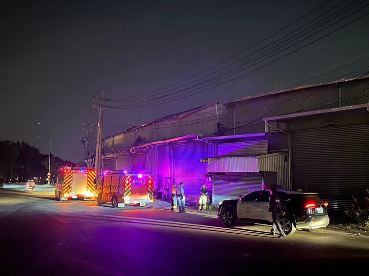 警方派員在現場協助。讀者提供