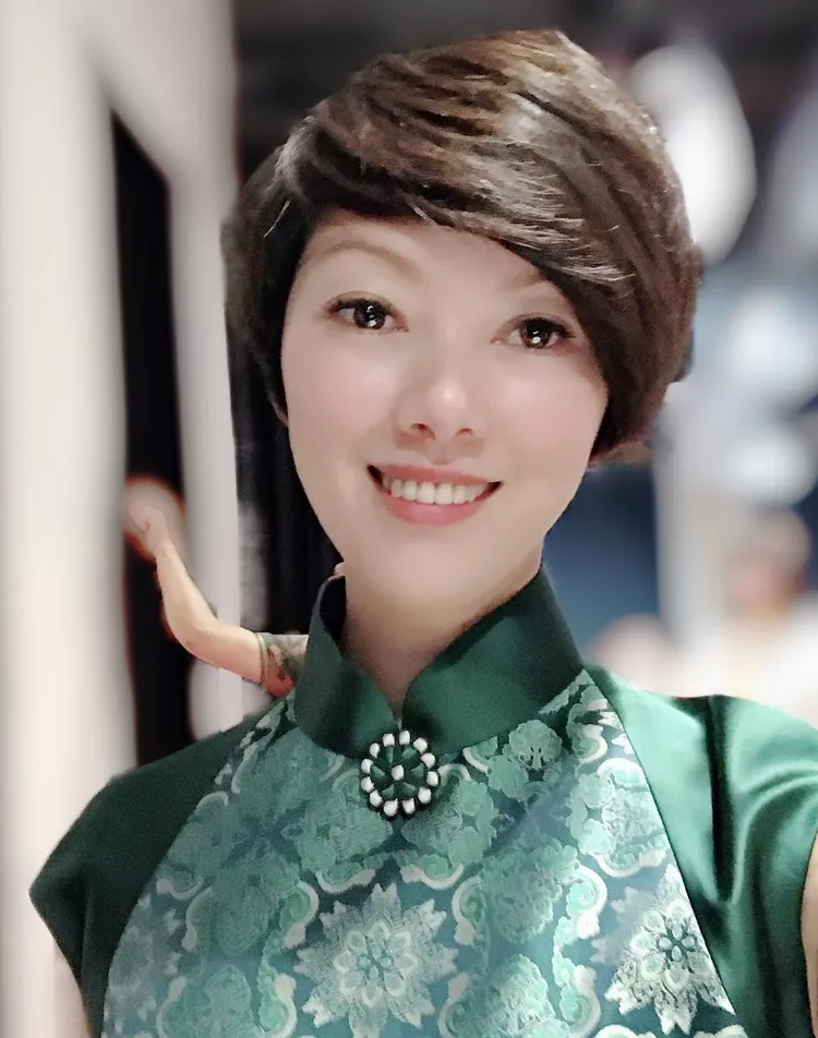 昔日是南方澳魚丸公主，4年前投身政治當選議員，黃琤婷在家庭與選民服務中盡可能取得平衡。黃琤婷提供