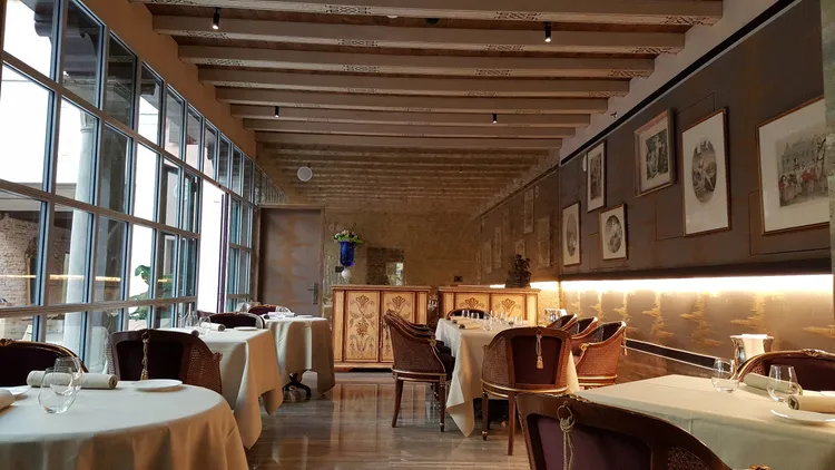 雲水之都餐廳Glam為米其林二星餐廳。雲朗觀光提供