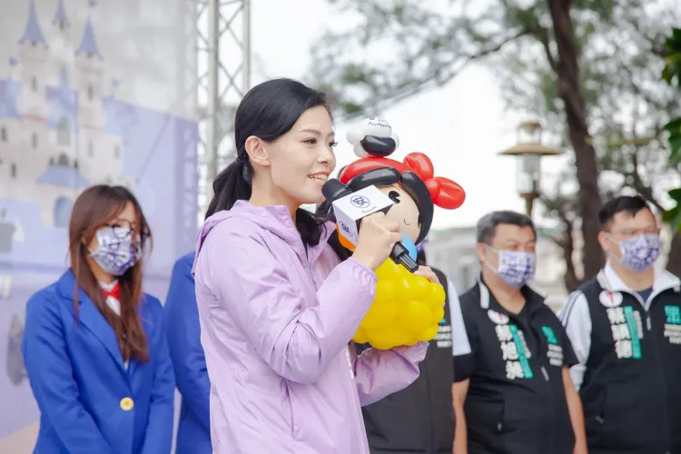 沈慧虹點名高虹安向社會大眾、新竹市民說清楚，不能只用「合法合規」一句話就想矇騙選民。翻攝自高虹安臉書