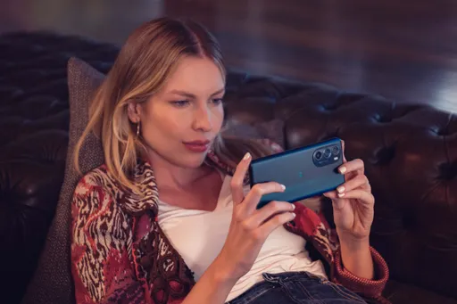 決戰雙11︱旗艦手機買一送一　3990元入門機送2,990元藍牙耳機