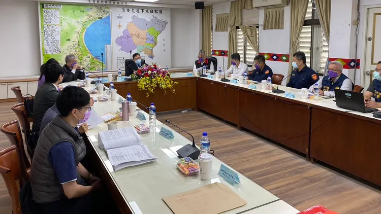 最高檢察署檢察總長邢泰釗花蓮視察查賄工作。花蓮地檢署提供