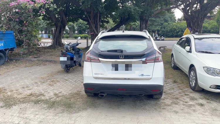 案發停車場，圖中汽車與事件無關。讀者提供