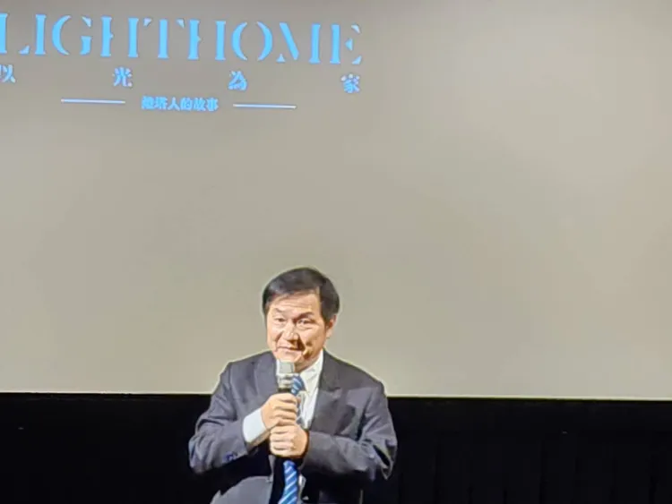 交通部常務次長祁文中。胡順惠攝