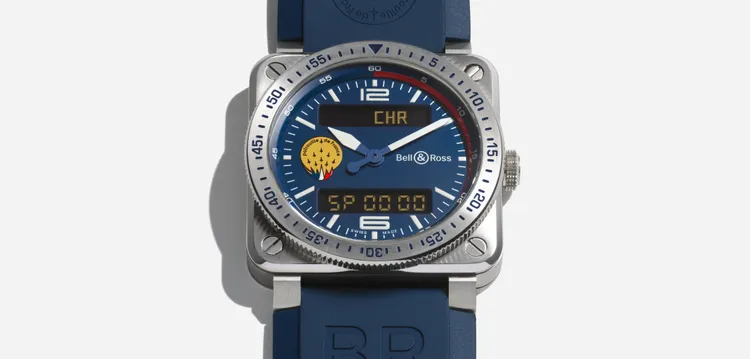 錶款採指針與數位雙顯示方式，搭配雙向旋轉錶圈，提供精準追時功能。品牌提供