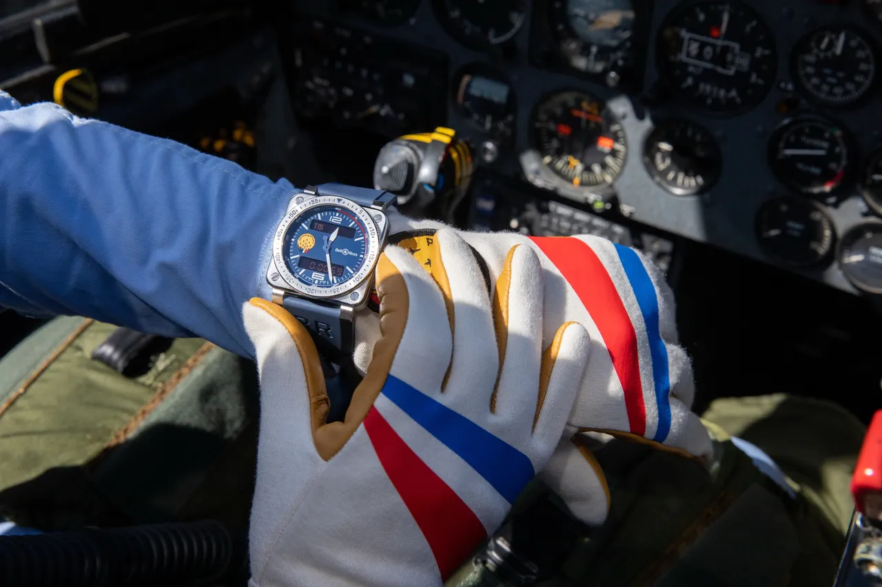 BR 03 Type A Patrouille de France聯名錶,以2008年Bell & Ross為法國空軍戰機機師打造的BR 03 Type A腕錶為設計基礎。品牌提供