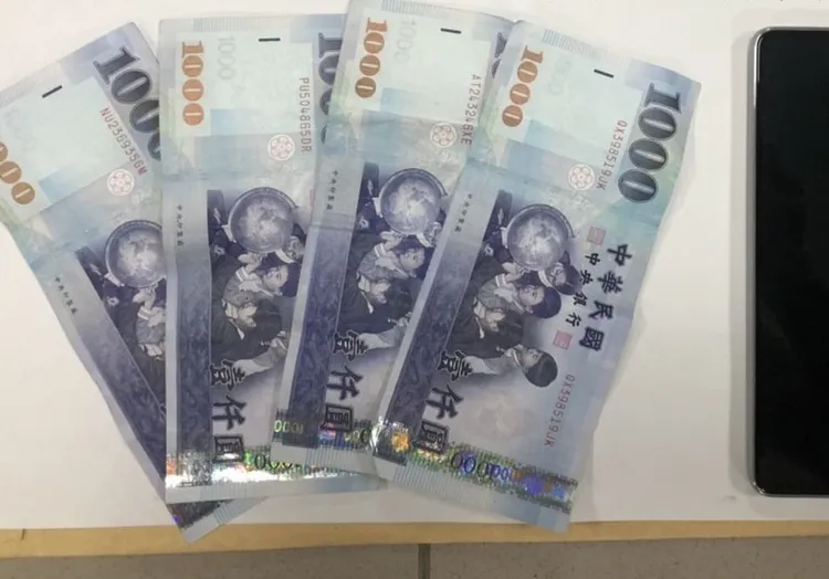 苗栗地檢署一天查獲三件賄選案，查扣現金、沙拉油等證物。苗栗地檢署提供