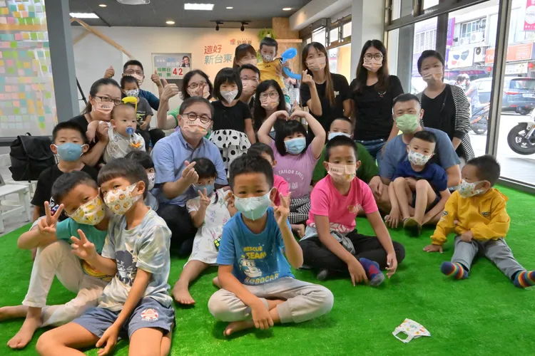 櫂豪叔叔談親子政見。劉櫂豪競總提供