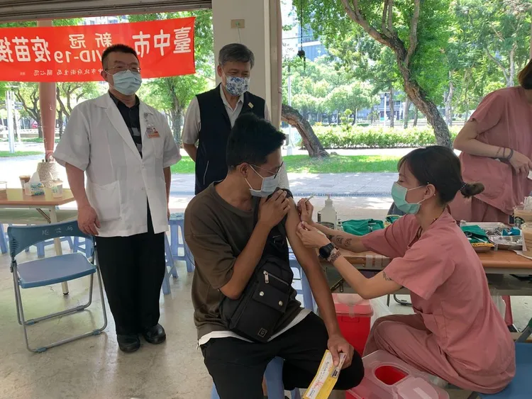 台中全台首創免預約兒童與老人快打站。資料照片