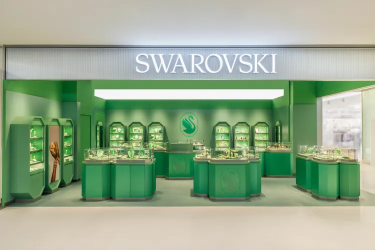 SWAROVKSI日前於高雄漢神巨蛋購物廣場中，開出全台首家全新概念店。品牌提供
