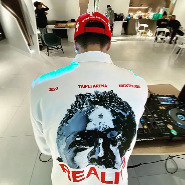 周湯豪希望粉絲在演唱會當天都能穿上全白造型一同狂歡。翻攝nickthereal4sho IG