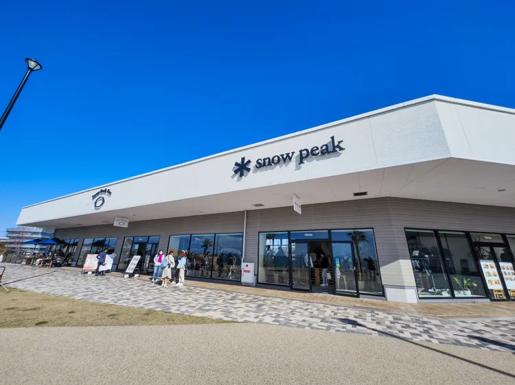 臨空PREMIUM OUTLETS二期空間，引進了日本知名戶外露營品牌Snow Peak商店與餐廳。田欣雲攝