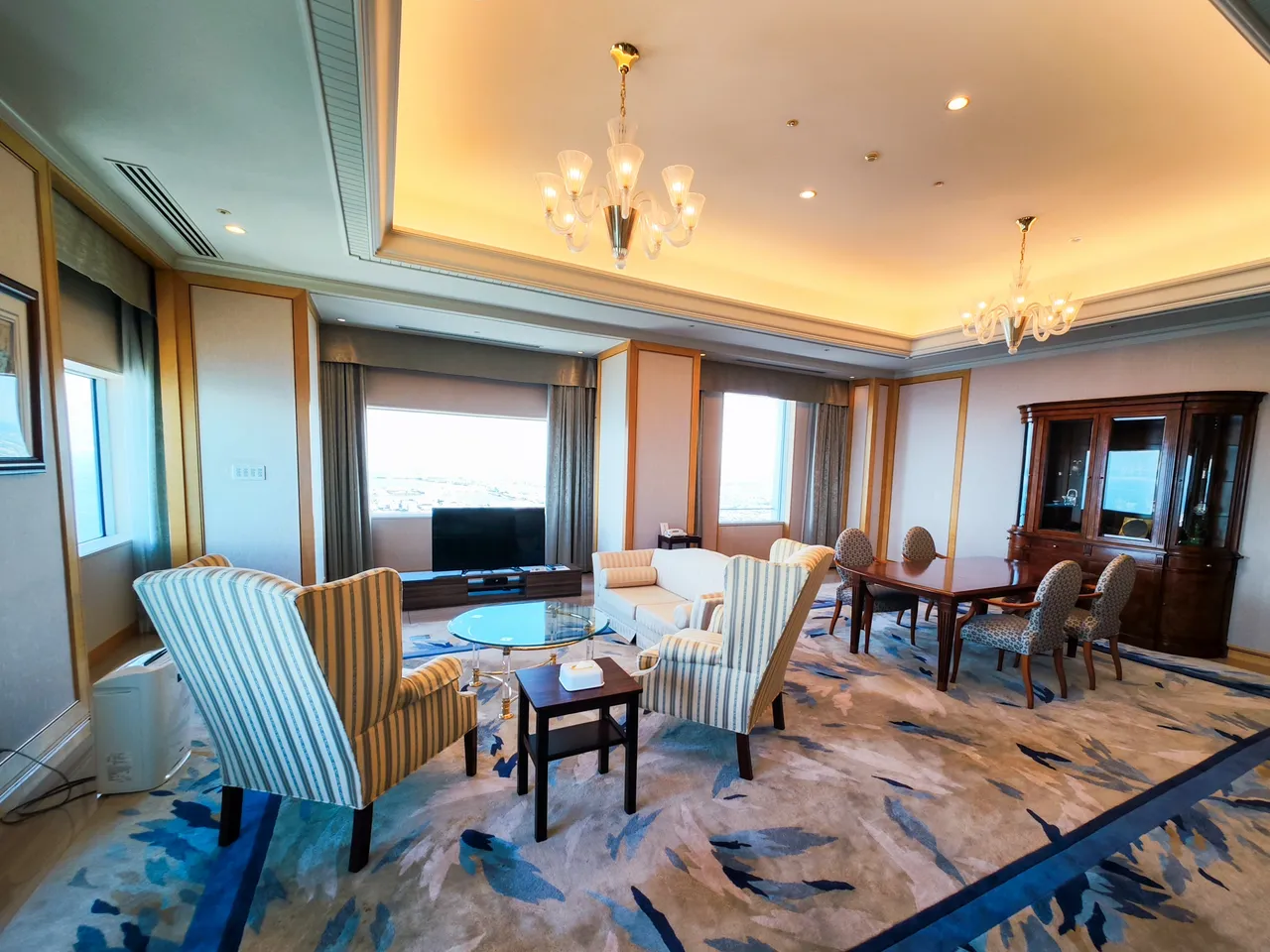 面积约49.2坪的饭店总统套房「TOWER SUITE IMPERIAL」。田欣云摄
