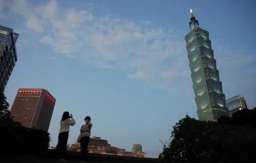 台股｜股神加持台積電再漲7元至487元　傳產、金融壓盤！指數收跌