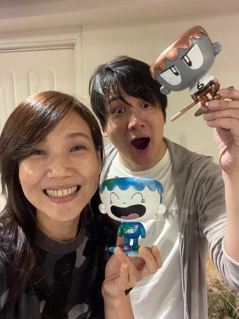 張洛君(右)的活動張本渝自然力挺。張洛君提供