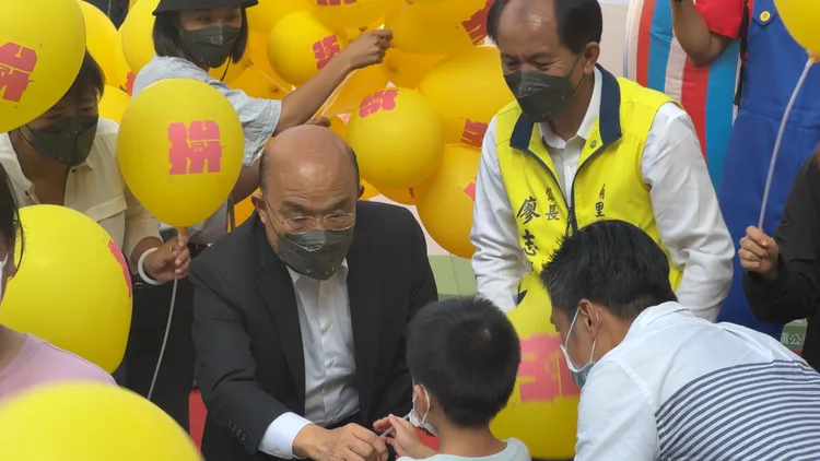 有關高虹安國會助理疑似遭到不平等對待，蘇貞昌今發表看法，認為助理辛苦，應該多點溫暖。田兆緯攝