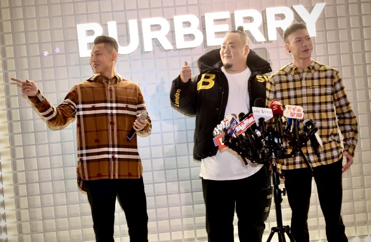 頑童MJ116成員瘦子（左起）、大淵、小春合體，為BURBERRY旗艦店開幕派對熱唱。林林攝