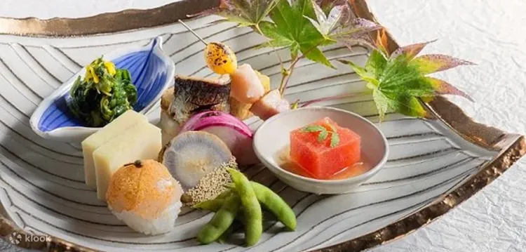 米其林一星餐廳「虎屋」，料理由十多種當季新鮮的蔬菜為主，現在從Klook上預定只要約台幣1,500元。Klook提供