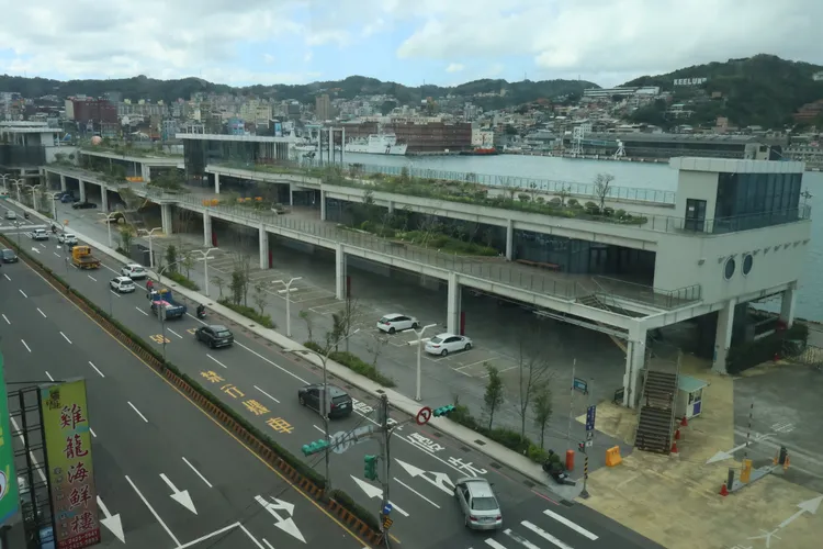 邱教授認為，未來市長應多著墨在港口建設規劃，尤其是環保議題，不是只有在碼頭旁蓋漂亮的建築物。戴之聖攝