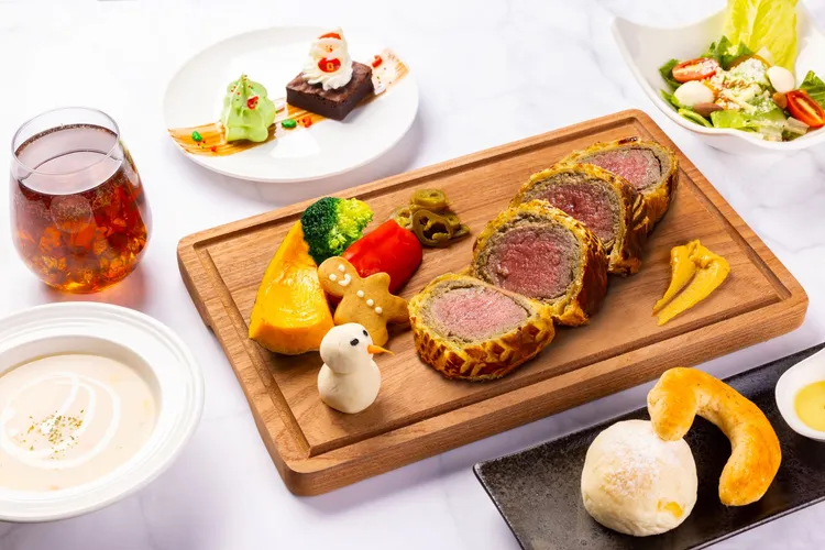 六福村牛排館耶誕限定推出英國經典名菜「威靈頓特餐」。六福村提供