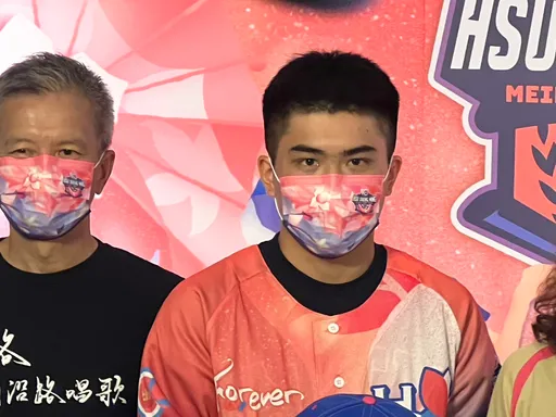 徐總的話助楊均文武雙全 學長「台大左腕」藍翊誠是很好榜樣