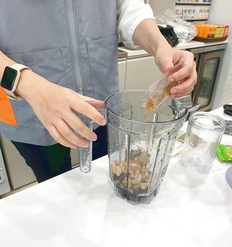 11/29前購買果汁BAR全品項可享有任選第2杯7折優惠。劉欣欣攝