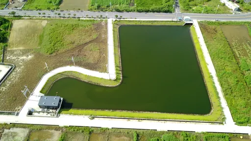 耶誕老人鞋掉了!台南將軍滯洪池狀似耶誕靴 防洪兼觀光亮點