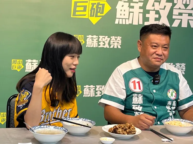 黃捷說，希望鳳山鄉親一起把蘇致榮送進議會，讓鳳山4+1泛綠席次全壘打！黃捷提供