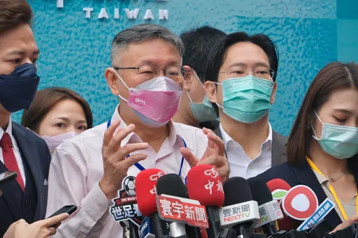 民眾黨助理門連環爆!柯文哲怒駁:沒人頭助理、沒浮報薪資 不到1分鐘快閃