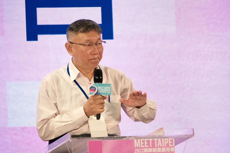 柯文哲全程擺臭臉。陳志淵攝