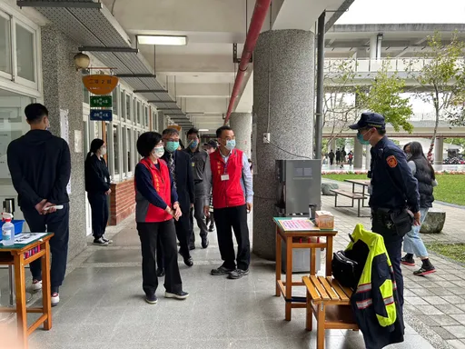 中央選委會派員巡視各投開票所 竹縣上午投票秩序良好