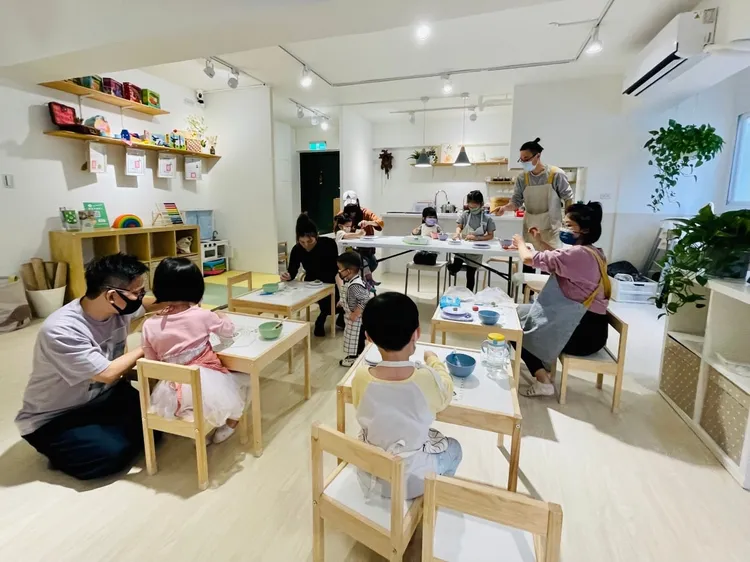 「OASIS 親子共學繪本空間」服務對象是 0-6 歲的學齡前寶貝。
