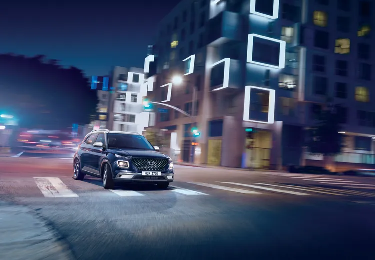 本月購買Hyundai Venue(圖)與Tucson L全車系，即贈送多樣配件並可搭高額零利率分期。原廠照片