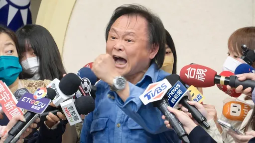 挺黃珊珊遭王浩宇網攻　王世堅暴怒嗆他：回去當太監