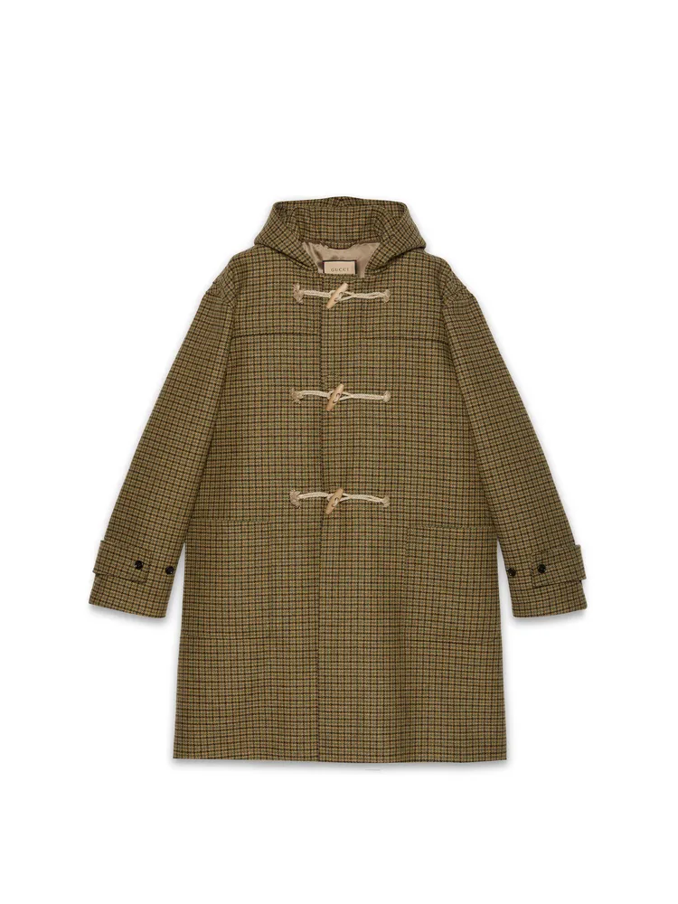 細格紋大衣外套，15萬元。品牌提供